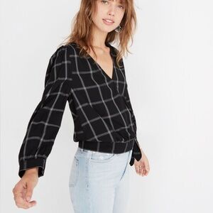 Madewell window phone cropped wrist Black Plaid V-Neck Women's Top Large